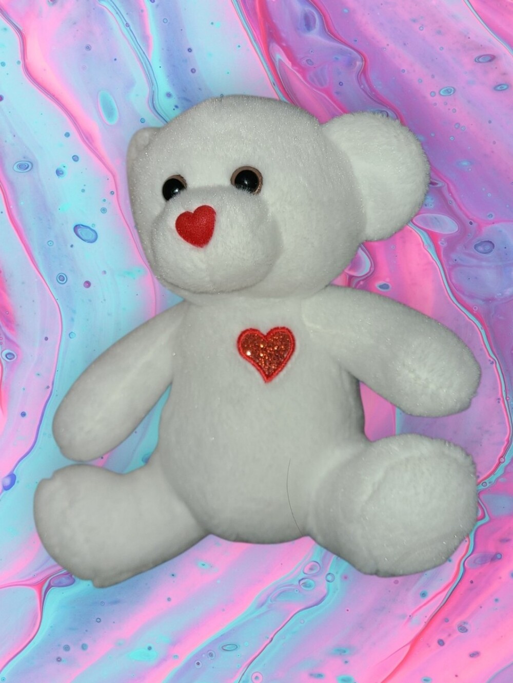 Teddy bear with heart